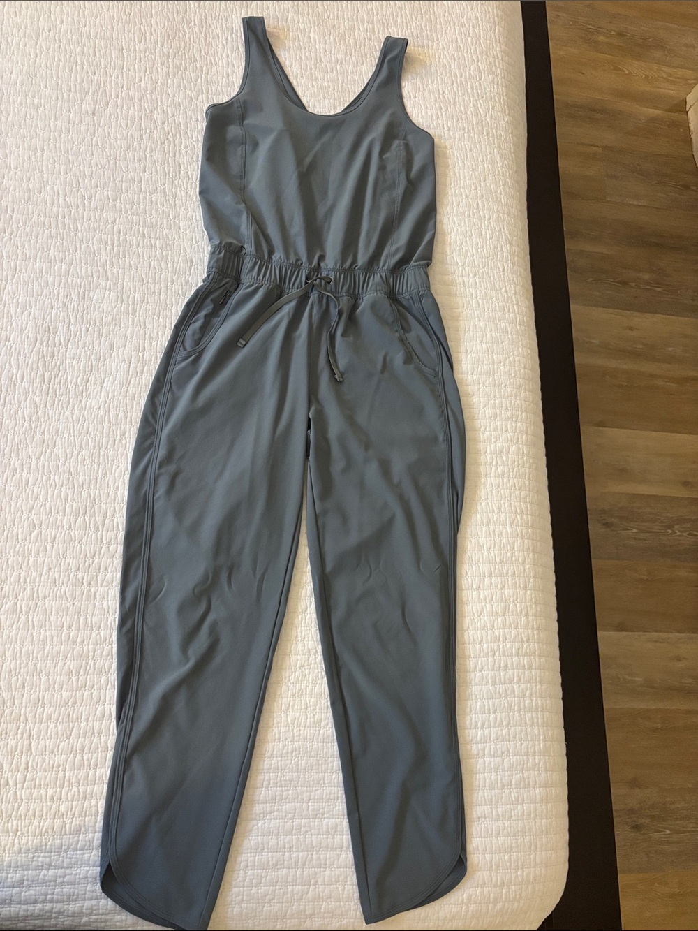 Patagonia Women's Fleetwith Romper in Plume Grey. Size Small - Picture 4 of 5